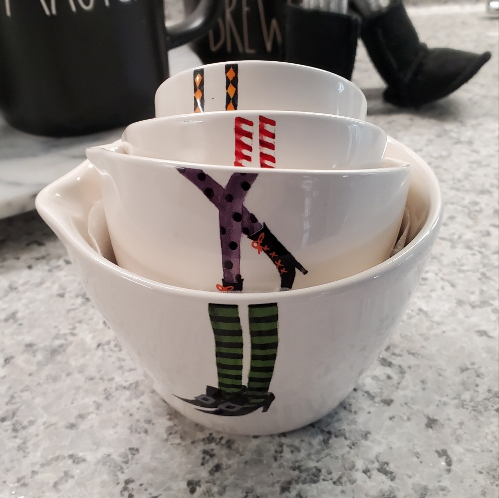 Rae Dunn Witches Feet Measuring Cups